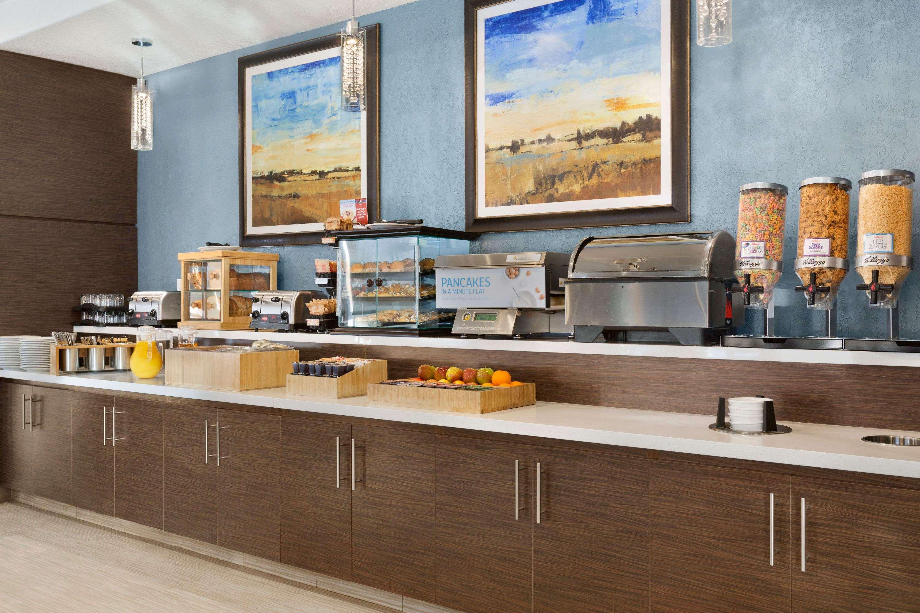 Days Inn & Suites By Wyndham Yorkton Esterno foto