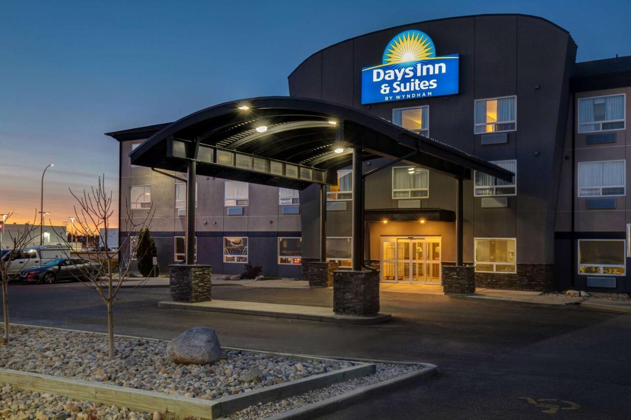 Days Inn & Suites By Wyndham Yorkton Esterno foto