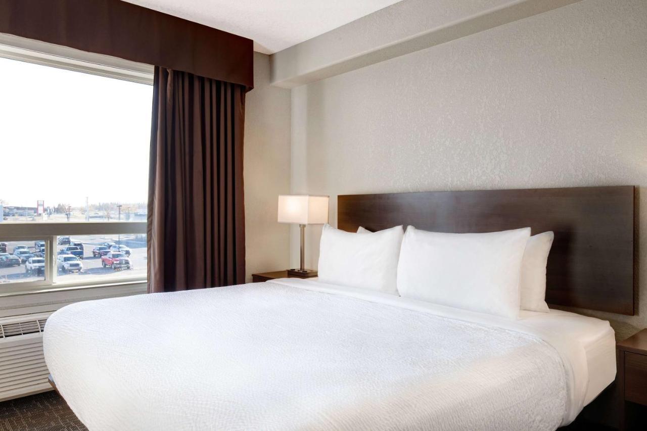 Days Inn & Suites By Wyndham Yorkton Esterno foto