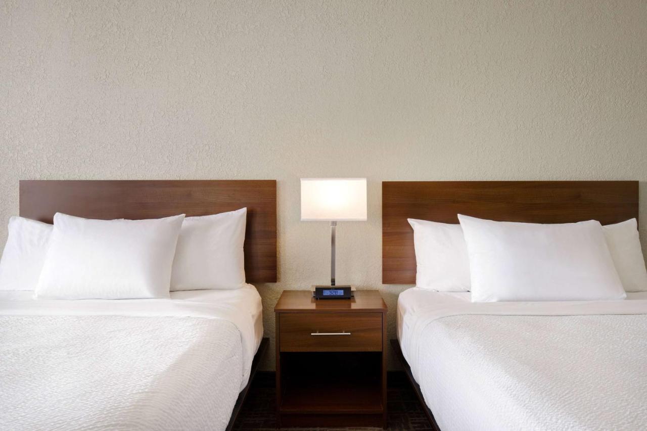 Days Inn & Suites By Wyndham Yorkton Esterno foto