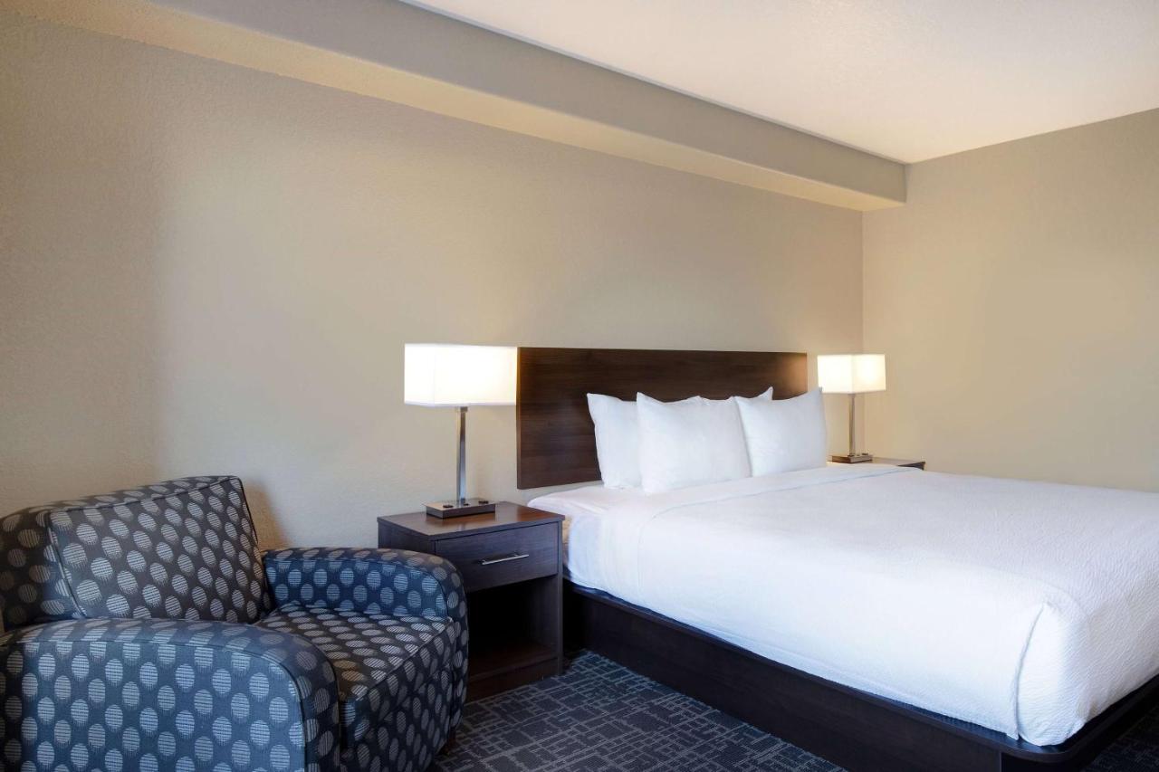 Days Inn & Suites By Wyndham Yorkton Esterno foto