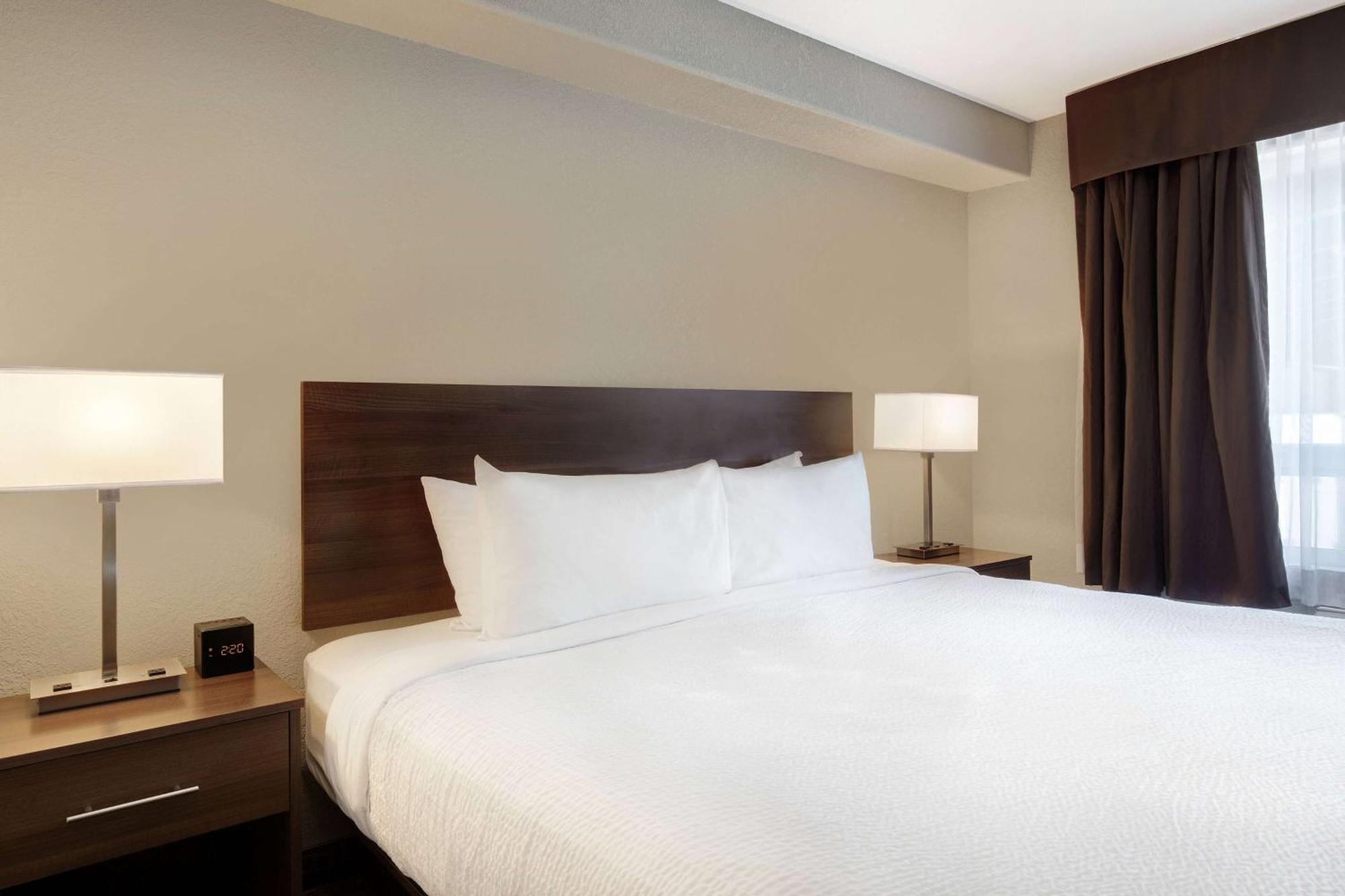 Days Inn & Suites By Wyndham Yorkton Esterno foto