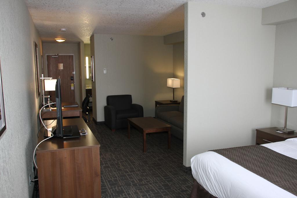 Days Inn & Suites By Wyndham Yorkton Esterno foto