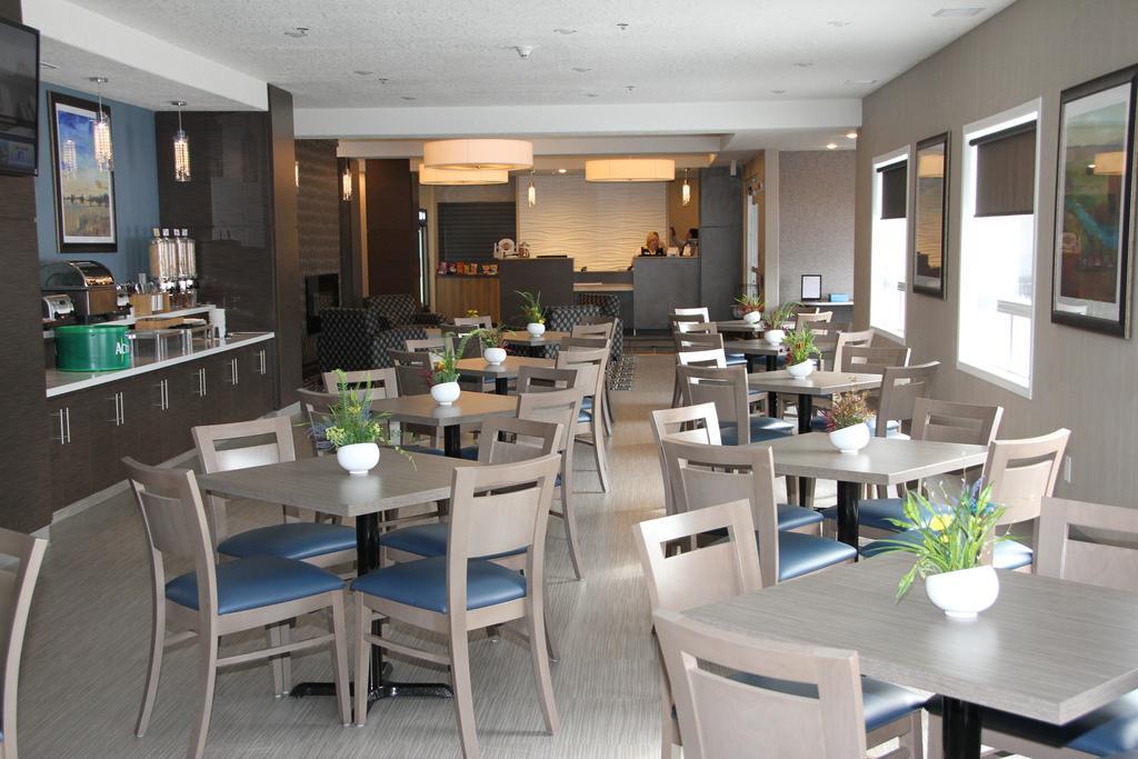 Days Inn & Suites By Wyndham Yorkton Esterno foto