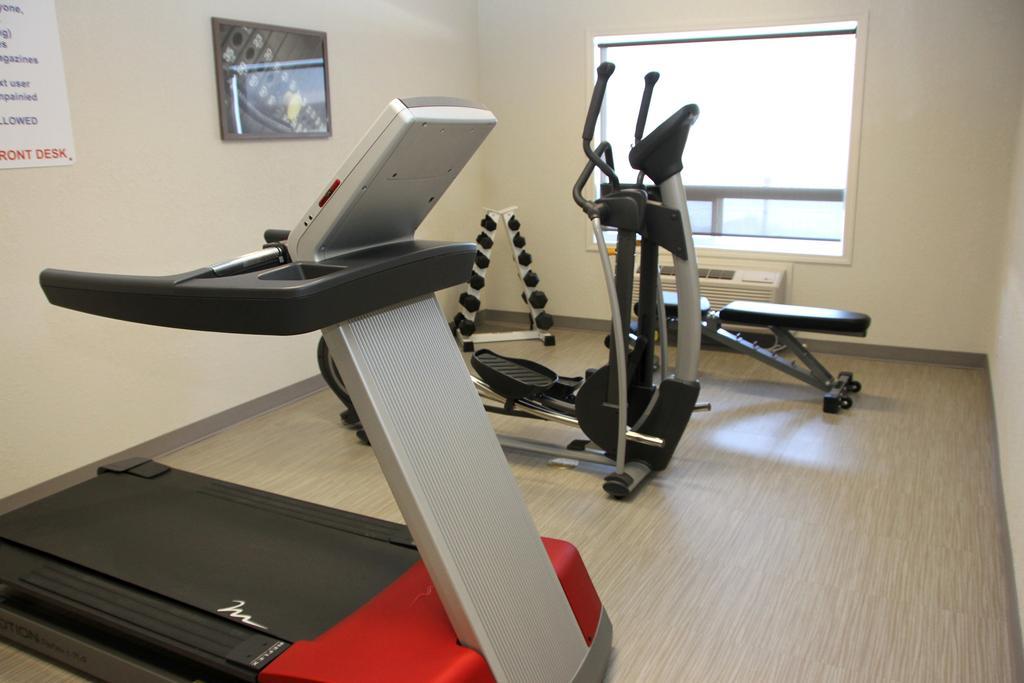 Days Inn & Suites By Wyndham Yorkton Esterno foto